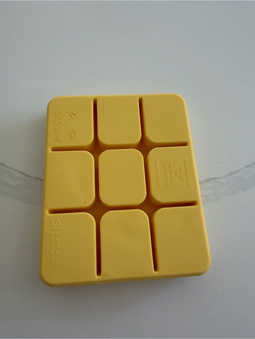 Nespresso Barista Silicone Ice Tray in Bright Yellow and tote bag lavender - Picture 4 of 14
